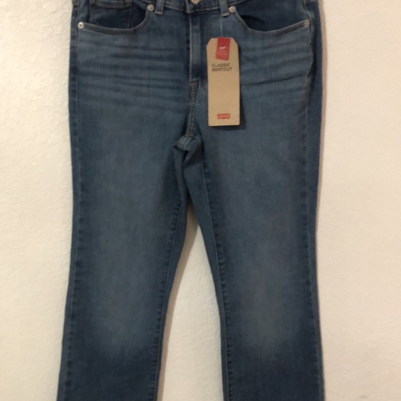 Levis Classic Bootcut Jeans - Picture 5 of 14